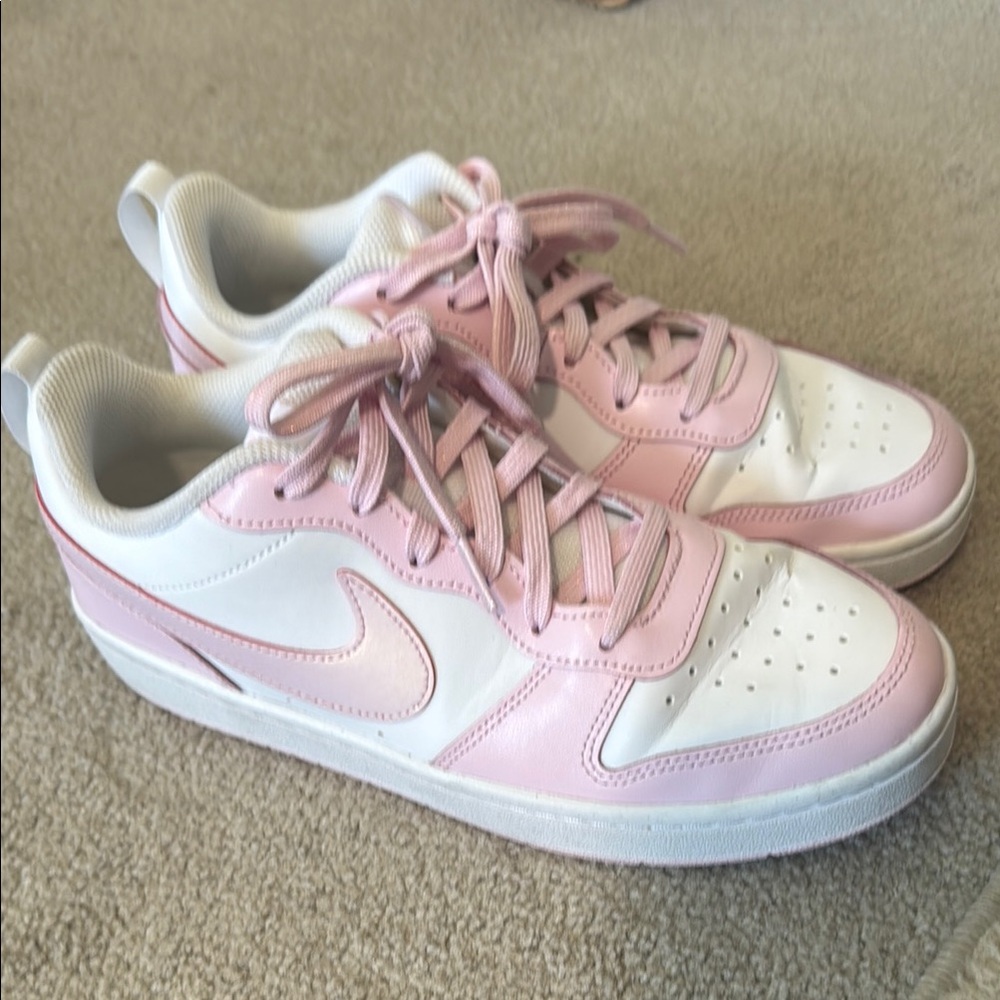 Nike 7Youth Women's Pink and White Sneakers